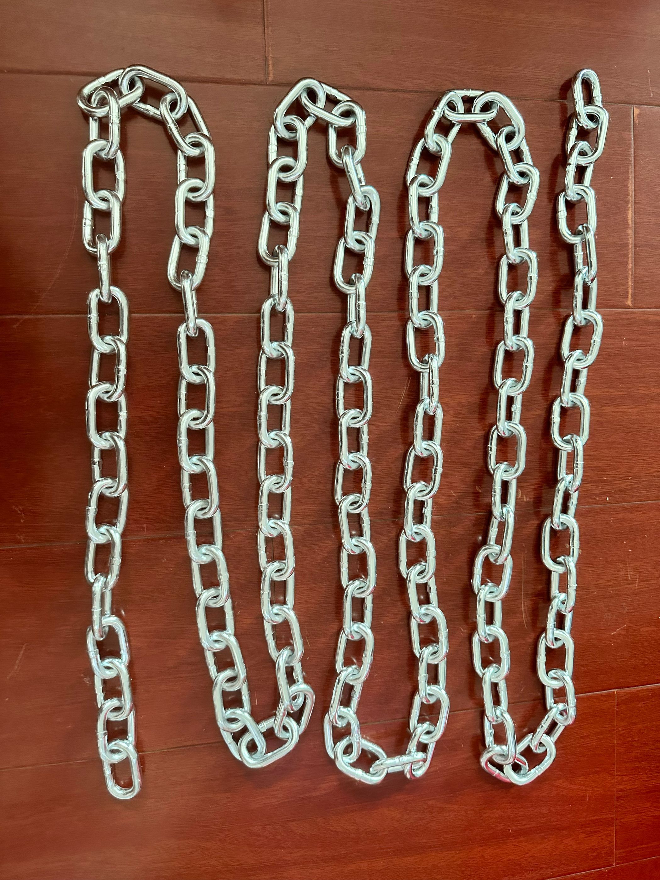 Can the choice of pet chain reflect the owner’s style preference?